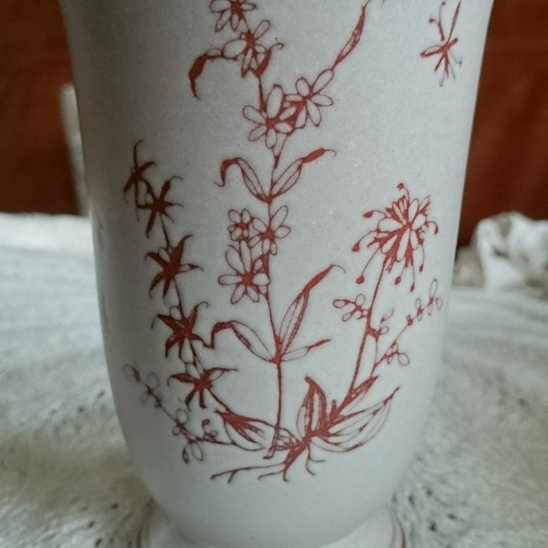 Luzern handgemalt Swiss Pottery, flowers, sgraffito, white,