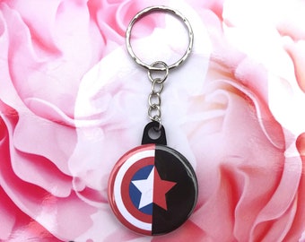 Stucky - Steve Rogers & Bucky Barnes - WinterShield Knopf Schlüsselanhänger