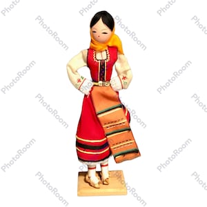 Vintage Bulgarian Folk Art Souvenir Figurine Women Dancing Wood Wire Cloth 8.5&quot;
