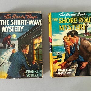 Vintage Hardy Boys Books HC DJ 1928 Shore Road 1945 Short Wave Great Condition
