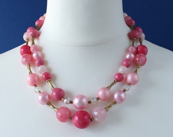 Vintage 70's pink plastic necklace / 2 strand choker necklace / chunky beaded necklace