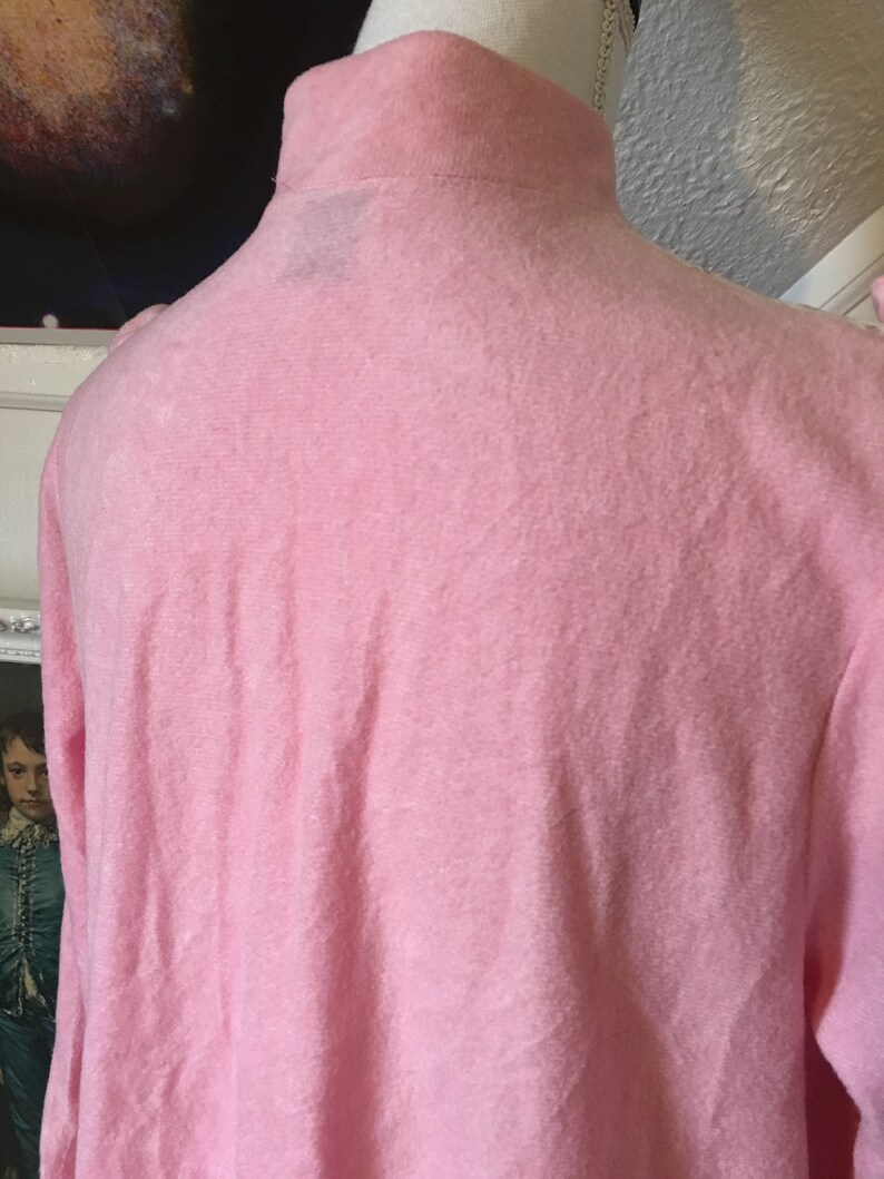 1970s Bubblegum Pink Velour Soft Fuzzy White Lace Ruffle Long Sleeve Maxi Nightgown Novelty Kitsch Women/'s M