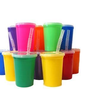 Variations of Mix and Solids  8 Small 12 Ounce Plastic Drinking Glasses with Lids and Straws.  Decorate for Birthdays-