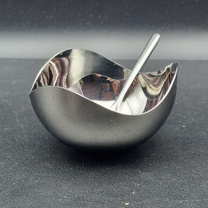 Georg Jensen Salt Cellar with Spoon – Danish Modern Stainless Steel Bowl – Organic Sculptural Design – Denmark – Mid Century Minimalism