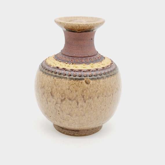 スウェーデンの石器の花瓶 - 自身のスタジオの Klas-Göran Klaesson