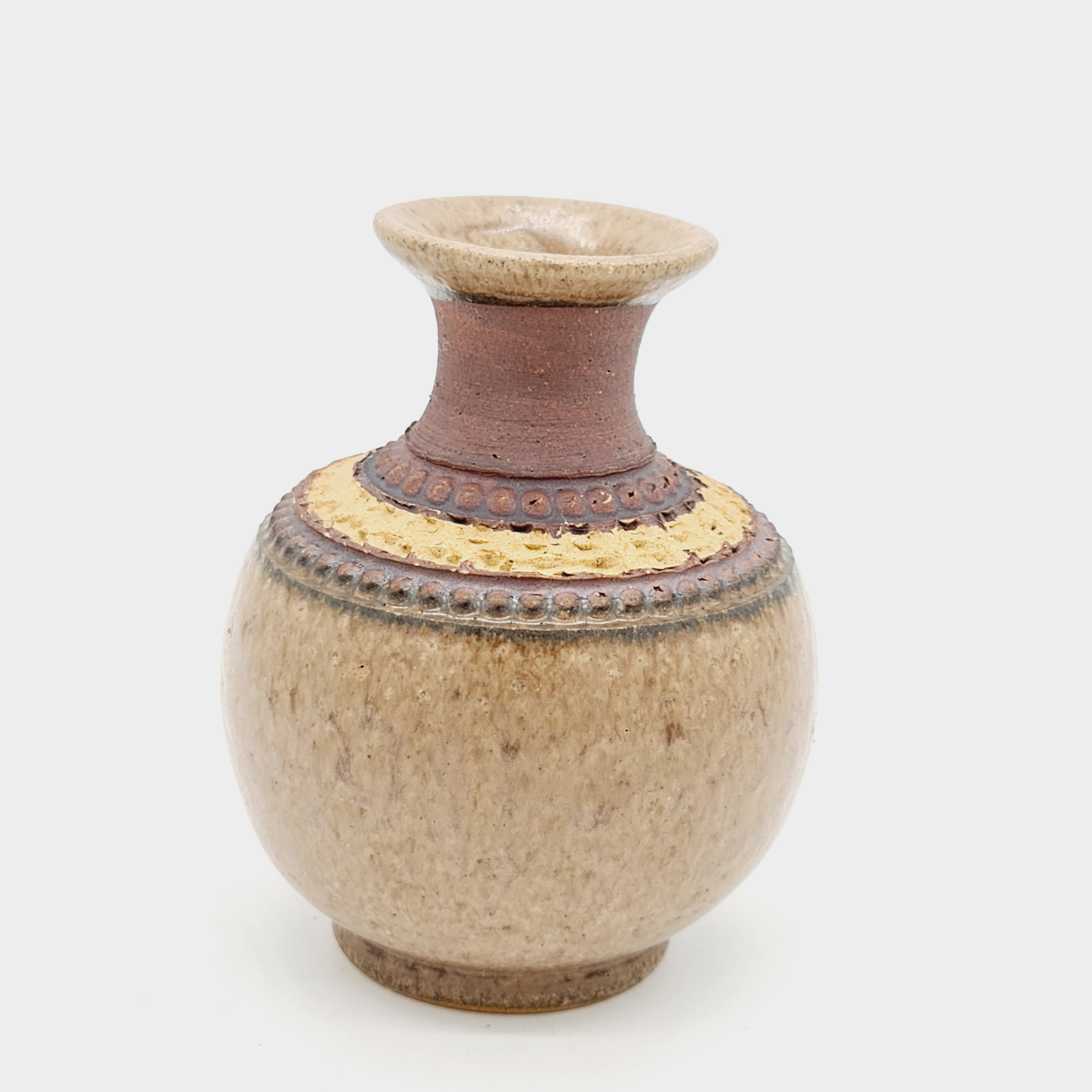 スウェーデンの石器の花瓶 - 自身のスタジオの Klas-Göran Klaesson