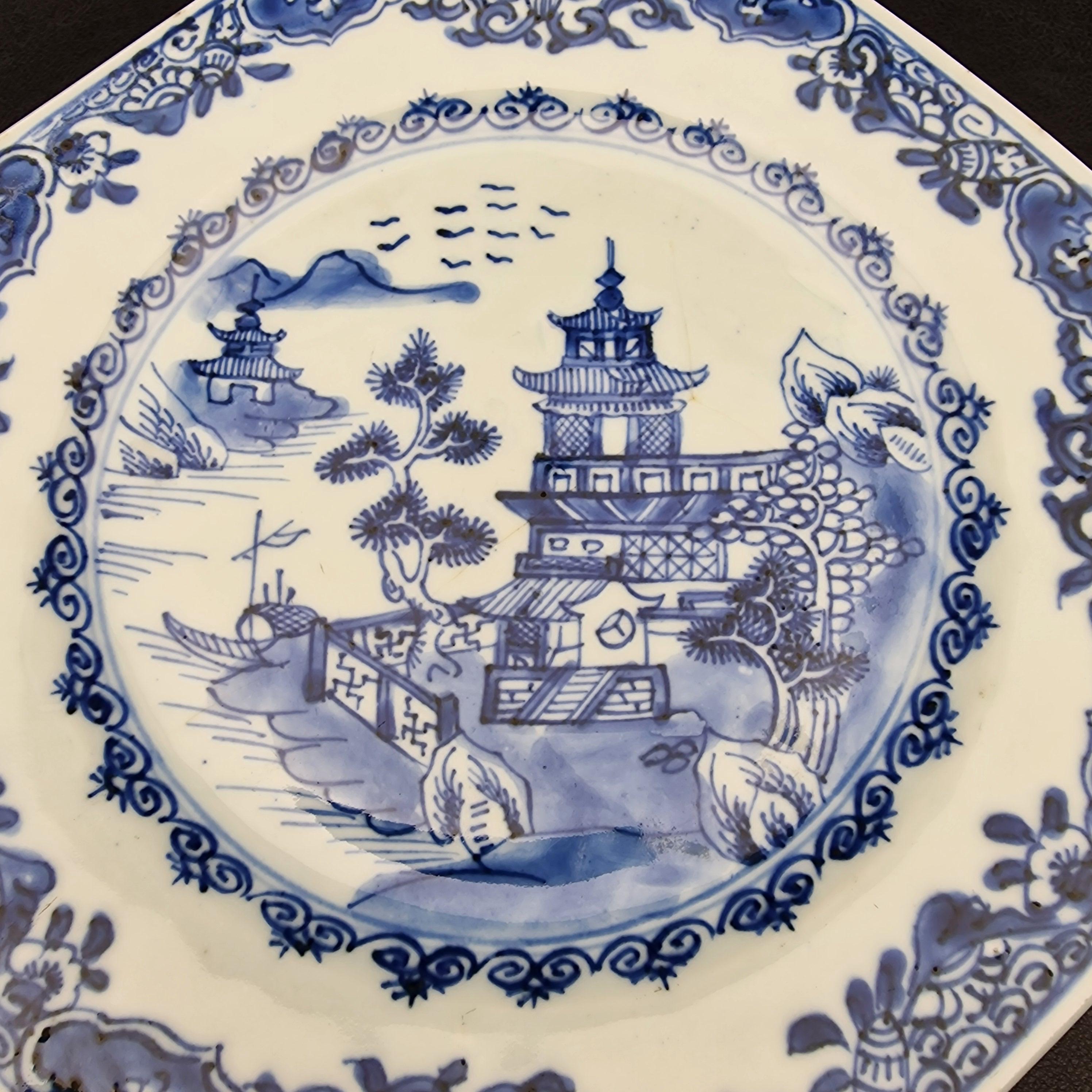 18世紀中国輸出用磁器皿 - 青白塔図 - 乾隆時代 - アンティーク八角皿