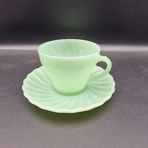 Vintage Fire-King Jadeite Swirl Cup and Saucer Set – Anchor Hocking, USA (c. 1950s)