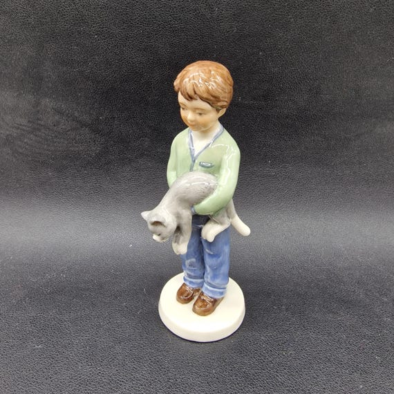 2001年 ロイヤルコペンハーゲン 少年 猫 フィギュリン ロイヤルコペンハーゲン フィギュリン 猫 - メルカリ