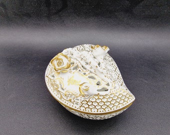 Herend - heart shaped trinket box  – golden flower