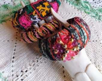 Homespun Mismatch Fabric Wrap Boho Tattered Bangles Set of Three / Repurposed Bangles / Fiber Jewelry Art / Boho Bracelets / Embellished