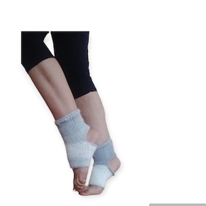 Gray Short Yoga Warmers, Pilates Gray And White Socks, Minimal Ankle Warmer