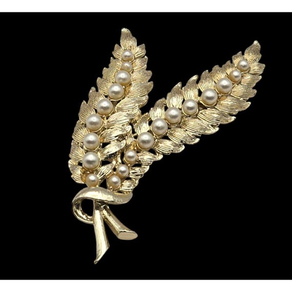 Vintage Gold-Tone Leaf Brooch With Faux Pearls