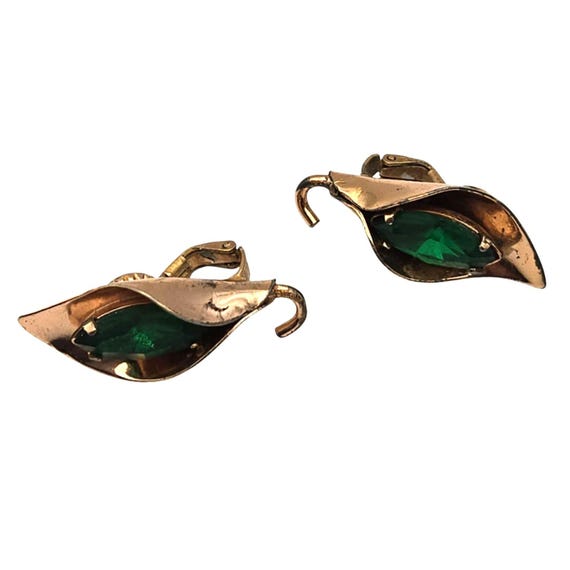 Vtg Coro Copper Toned Leaf Clip-On Earrings W/ Green Rhinestone Accent 1 1/4 " x 1/2 "