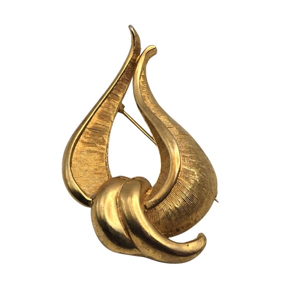 Vintage Gold Tone Geometric Swirl Brooch Pin With Brushed & Shiny Finish 2 1/2 " x 1 1/2 "