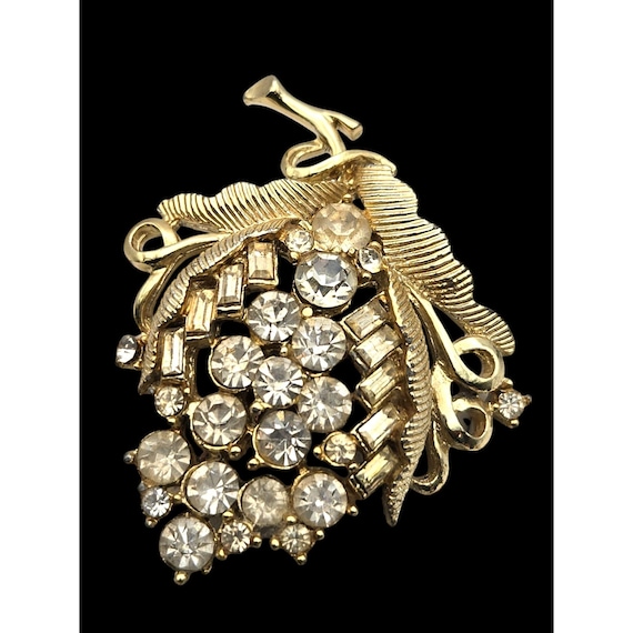 Vintage Gold-Tone Grape Cluster Rhinestone Brooch Pin 1 3/4 " X 1 3/4 "