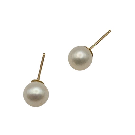 Vintage 14 Kt. Gold Cultured Pearl Stud Earrings 5.52 Mm Lustrous Pearls Classic Jewelry