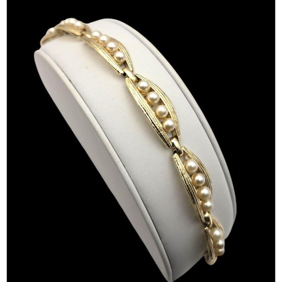 Vtg Coro Gold Tone Faux Pearl Bracelet 7 Inch
