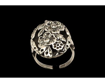Vintage Sterling Silver Floral Marcasite Ring Size 6