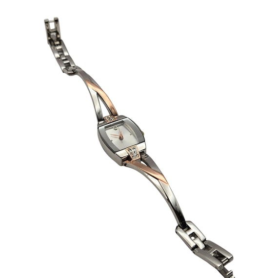 Vintage Ladies Fashion Watch With Silver & Copper Accents Stainless Steel Back Quartz Movement Base Metal Bezel Elegant Design