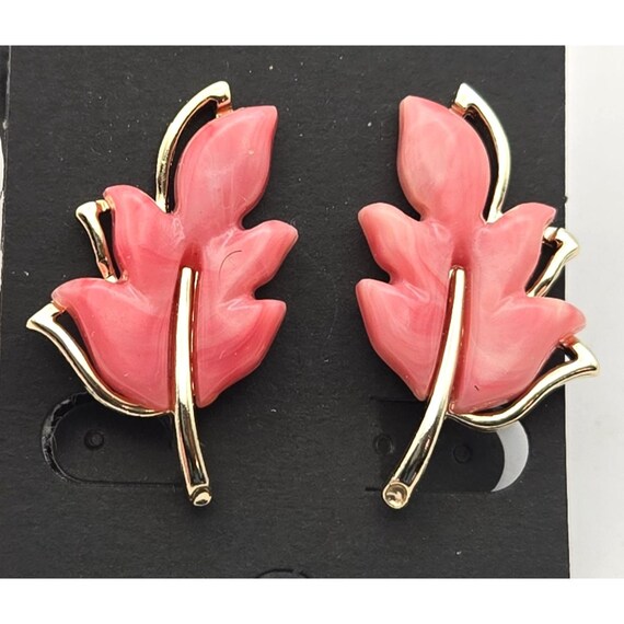 Vintage Sarah Coventry Pink Lucite Leaf Clip-On Earrings Mid 1970s Gold Tone Chic Retro Design
