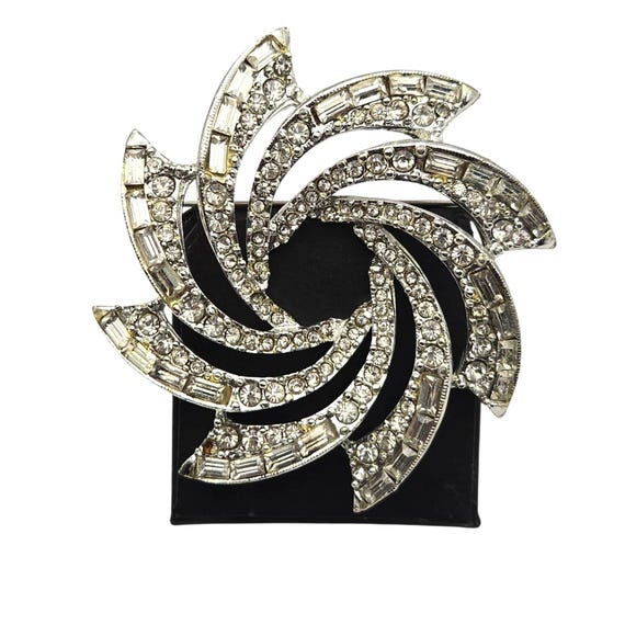Vtg Art Deco Rhodium Plated Rhinestone Sunburst Brooch Pin 2 3/4" Across Round & Baguette Stones