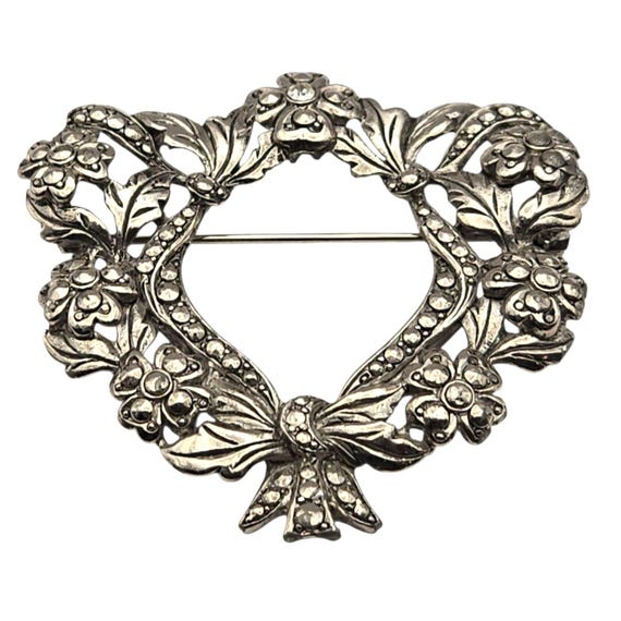 Vintage Silver Tone Floral Wreath Brooch Pin With Center Rhinestone Accent 1 7/8" X 1 3/4" Elegant Design Jewelry