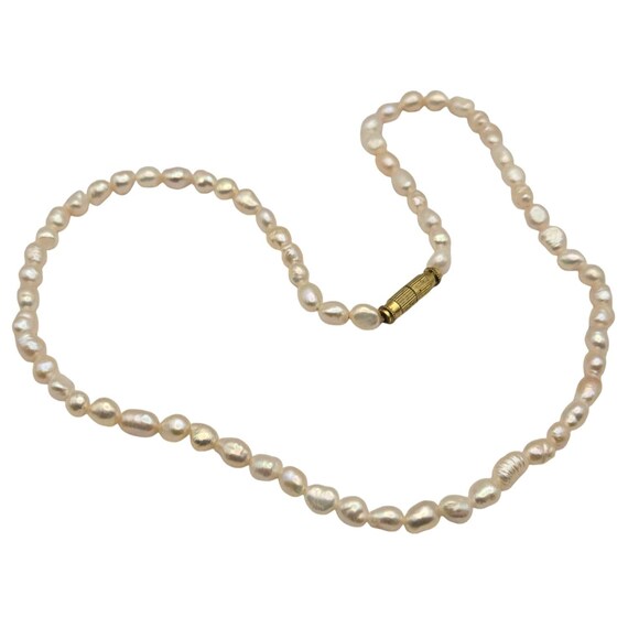 Vintage Freshwater Pearl Necklace With Gold Tone Clasp 17 Inch
