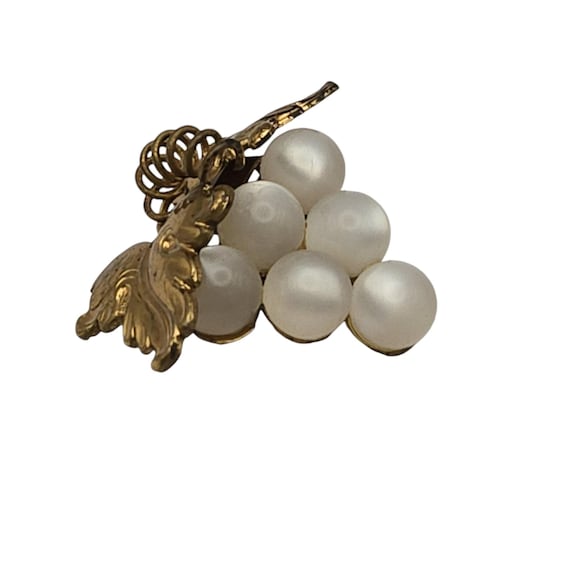 Vintage CORO Gold Tone Grape Cluster Brooch Pin With Faux Pearls