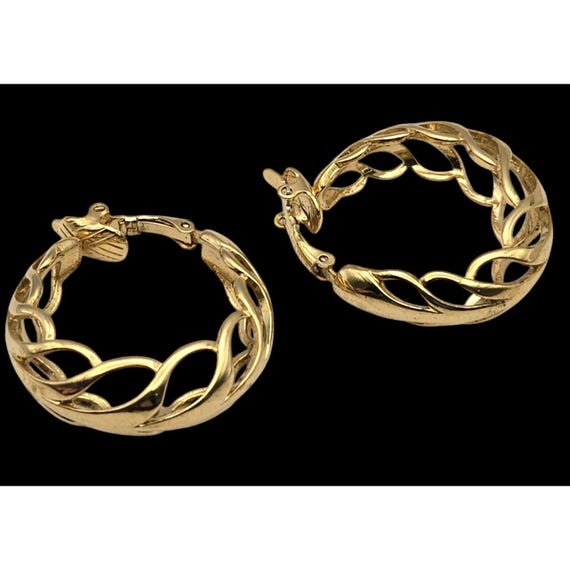 Vtg. Crown Trifari Reticulated Hoop Clip On Earrings Gold-Tone 1 1/4 " Hoops