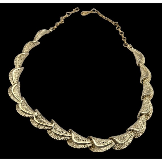 Vintage 1970s Coro Gold Tone Choker Necklace Adjustable Hook Closure
