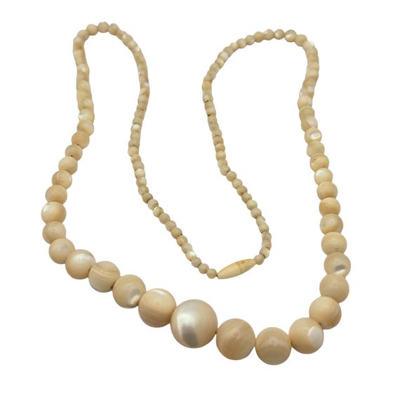 Vintage NATURAL Mother Of Pearl Beaded Necklace With Graduated Beads
