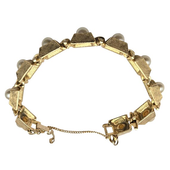 Vtg ART Gold Tone Bracelet Faux Pearl Embellishments Geometric Design With Safety Chain 7" Elegant Jewelry