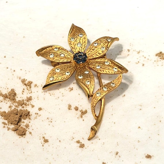 Vintage JJ Gold Tone Floral Brooch Pin With Rhinestone Accents