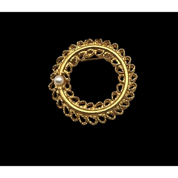 Vintage MAMSELLE Gold-Tone Filigree Circle Brooch Pin With Faux Pearl
