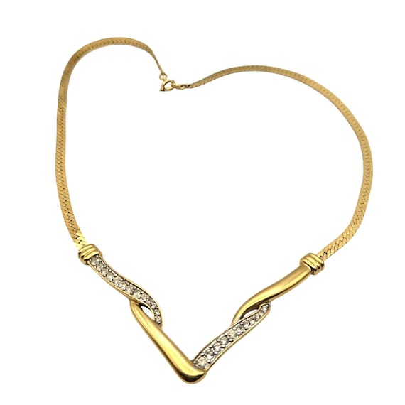 Vtg Trifari Gold Tone Rhinestone Chevron Necklace Elegant V Shape Design Lightweight Statement Jewelry Womens