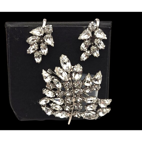 Vtg Rhodium Plated Leaf Brooch & Clip-On Earrings Set With Sparkling Clear Rhinestones