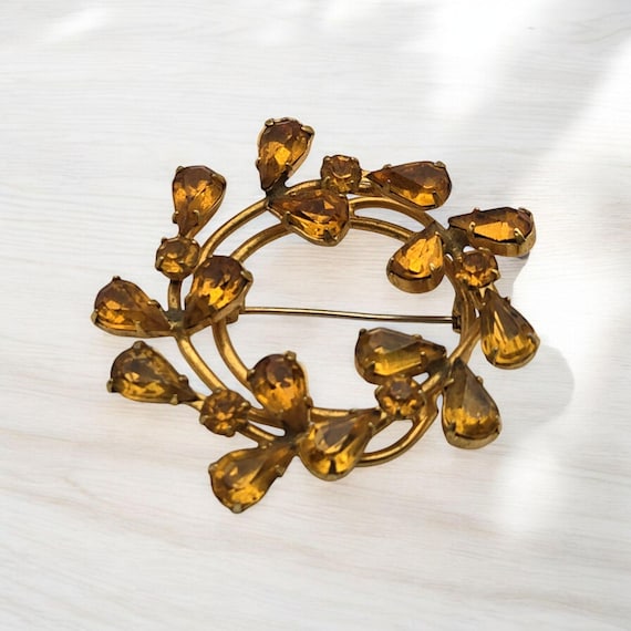 Vintage Weiss Gold Tone Brooch With Amber Rhinestones