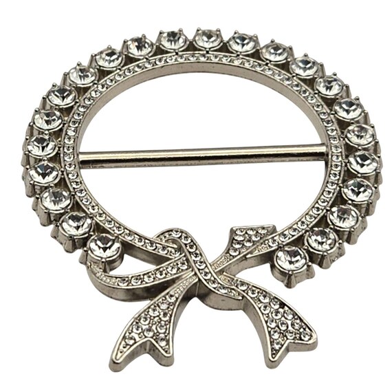 Vtg Silver Tone Rhinestone Scarf Sleeve Brooch With Bow Design For Elegant Accessory Styling 2 " x 2 1/4 "