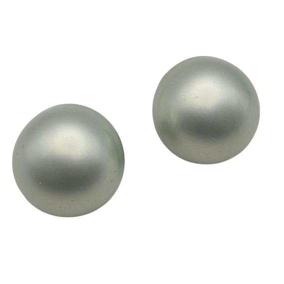 Vtg Trifari Pearl Luster Mint Green Button Clip-On Earrings 1" Diameter X 1/2" Rise Retro Jewelry