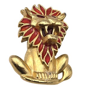 Vintage Gold-Tone Lion Brooch With Red Enamel Mane 1 3/4 &quot; X 1 1/4 &quot;