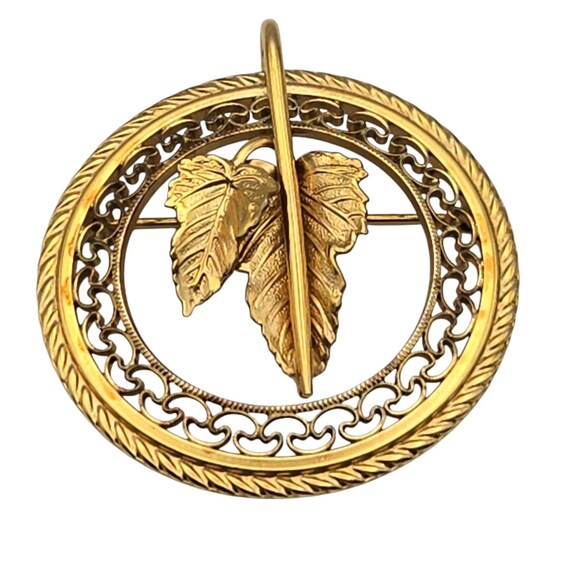 Vtg Danecraft 12K Gold Filled Oval Leaf Brooch Pin With Intricate Chain Design 1 1/2 " x 1 1/2 "