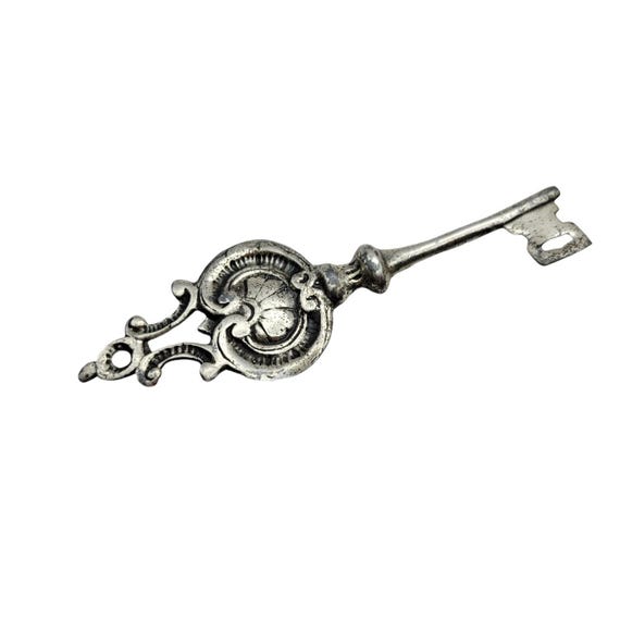 Vintage BOOKRAFT Antique Skeleton Key Brooch / Pin