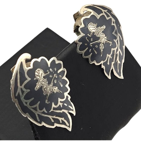 Vtg Siam Sterling Silver Black Niello Clip-On Earrings With Dancing Figure Design 1 " x 3/4 "