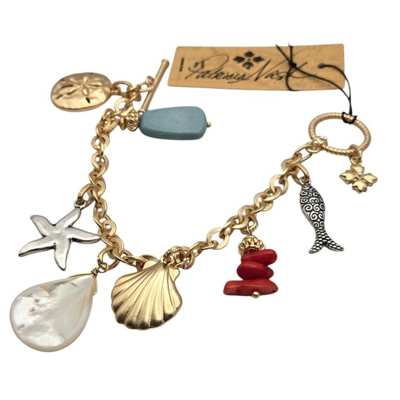 Vtg Patricia Nash Ocean Style Charm Bracelet w/ Shells Starfish & Fish Charms Original Tag Gold Tone Chain Nautical Theme 7 1/2 "