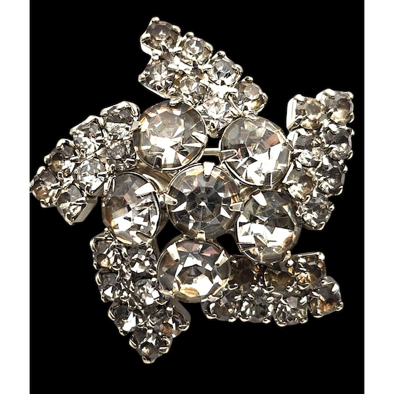 Vintage Rhinestone Star Brooch Pin Silver Tone 1 1/2 " x 1 1/2 " Domed