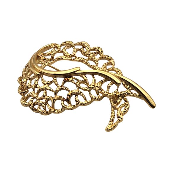 Vintage Monet Filigree Goldtone Leaf Brooch Pin Elegant Classic Design