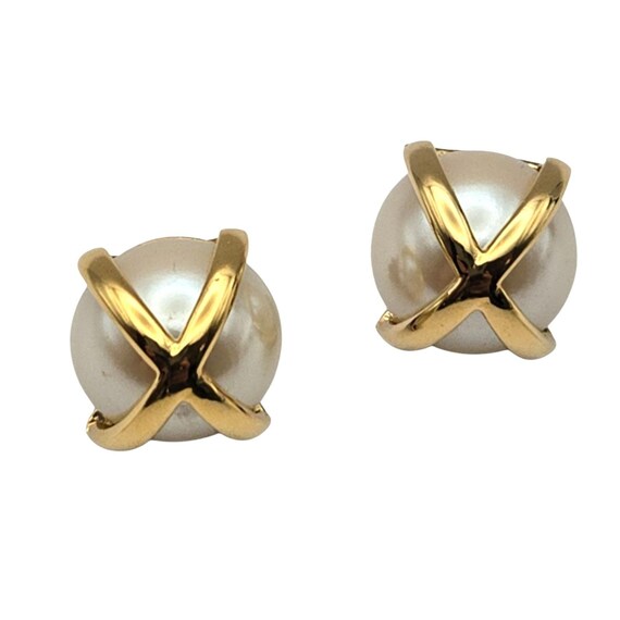 Vtg Gold Tone Faux Pearl Button Stud Earrings Classic Design