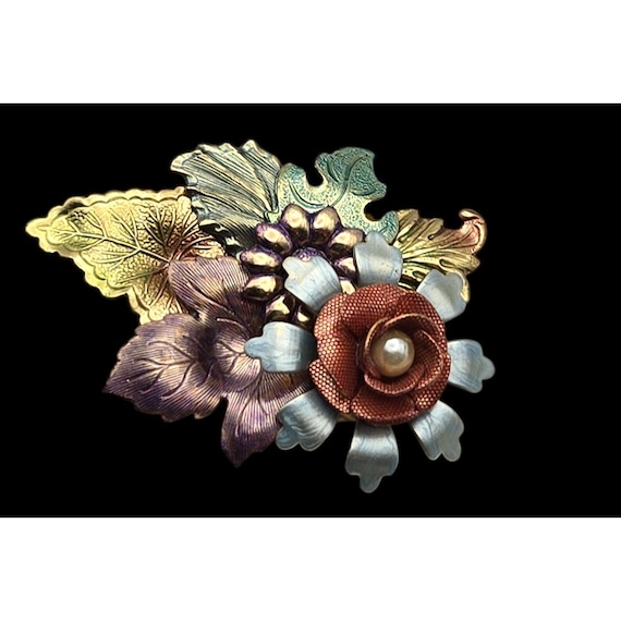 Vintage Floral Gold Tone Brooch Pin With Enamel & Pearl Accents