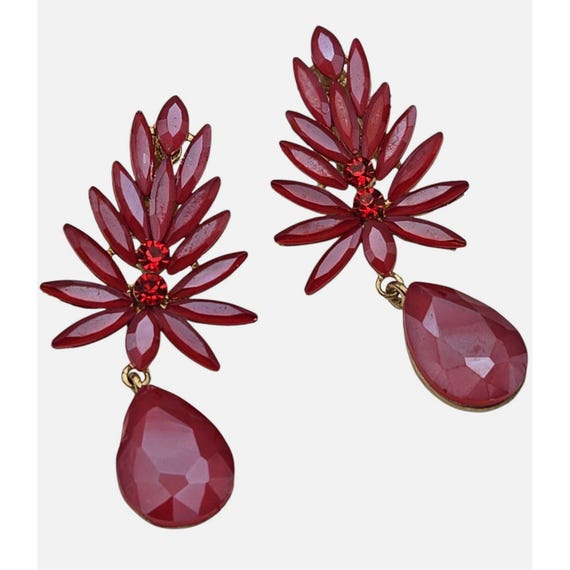 Vtg Ruby Red Crystal Floral Clip-On Earrings Gold-Tone Statement Jewelry Women's Accessories 2 1/4 " x 1 "